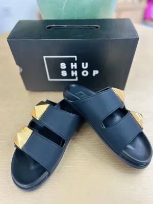 Bernardo Buckle Sandal {Black}