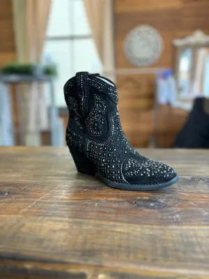 Boots - Show Off