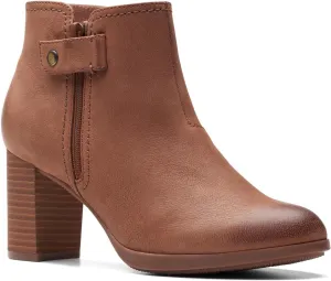 Clarks Women's Bayla Glow Fashion Boot