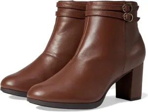 Clarks Women's Bayla Light Fashion Boot