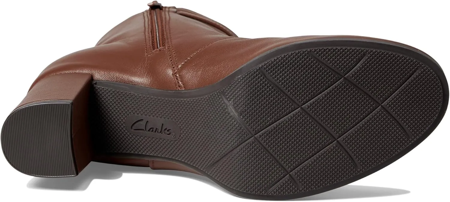 Clarks Women's Bayla Light Fashion Boot