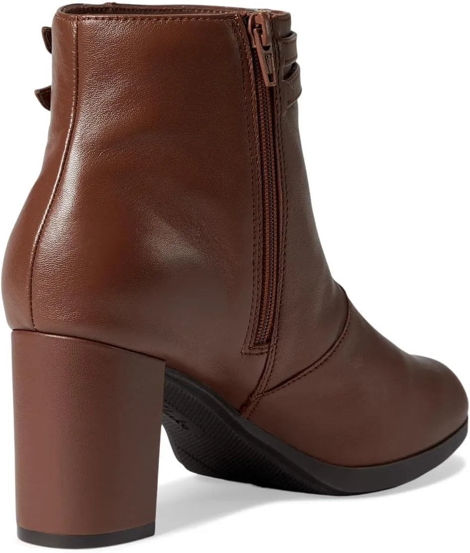 Clarks Women's Bayla Light Fashion Boot