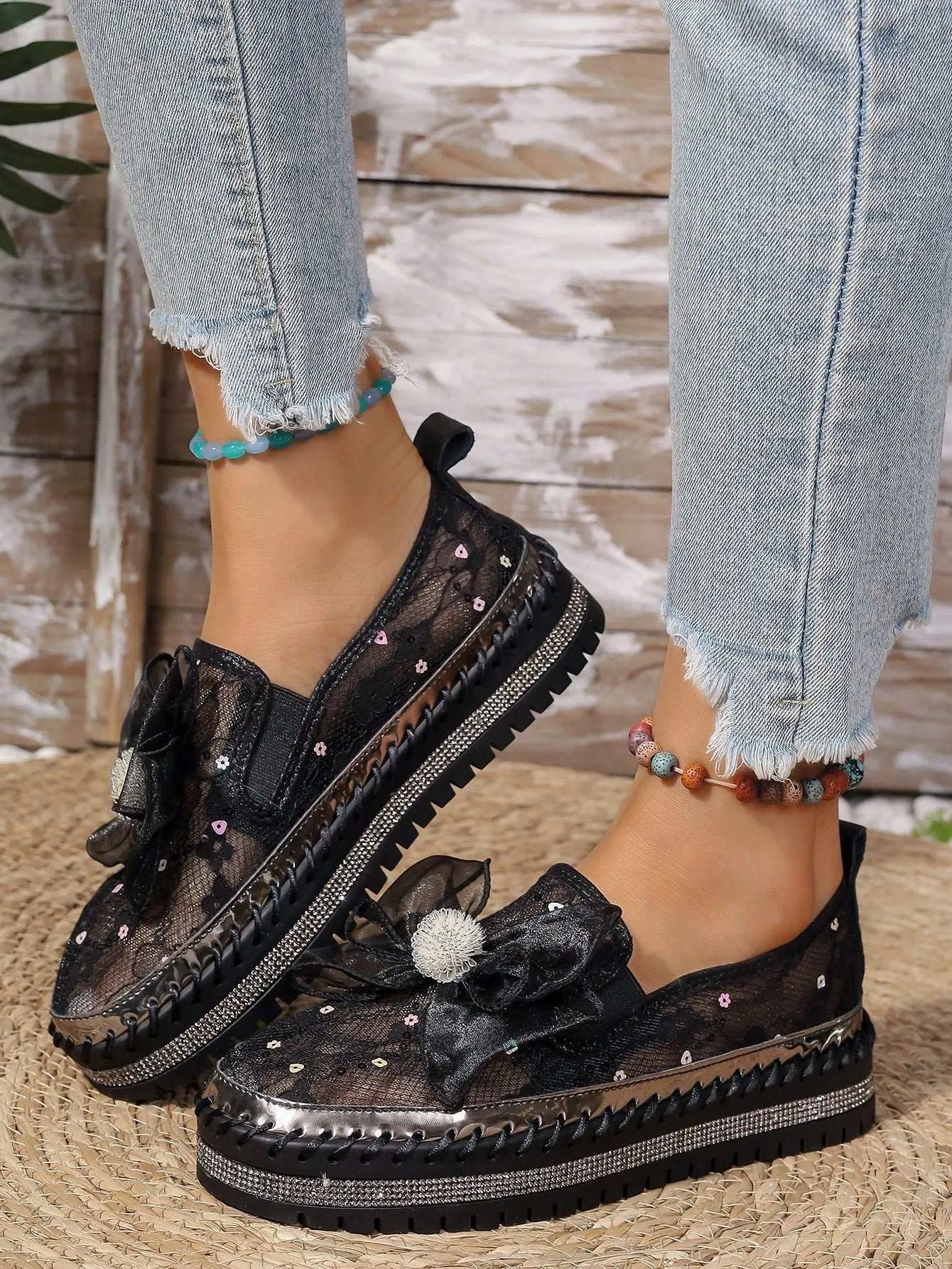 Elegant Handmade Mesh Casual Sports Shoes for Women – Breathable, Floral