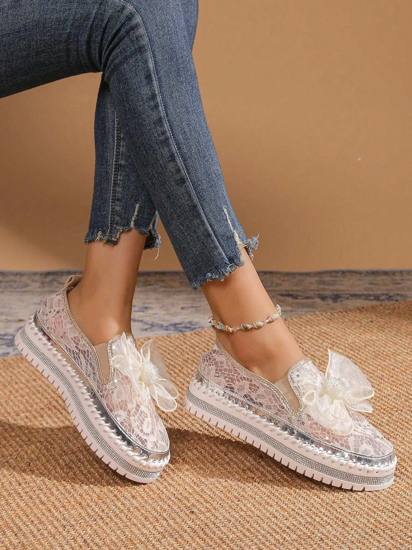 Elegant Handmade Mesh Casual Sports Shoes for Women – Breathable, Floral