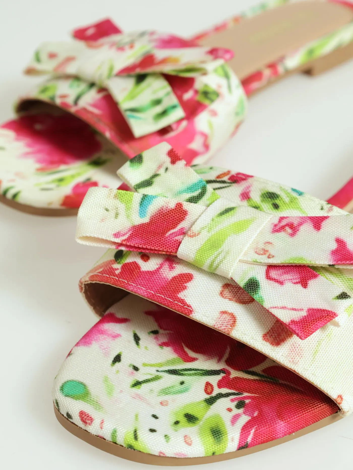 Flat One Strap Floral Bow Push In Mule Sandal - Floral
