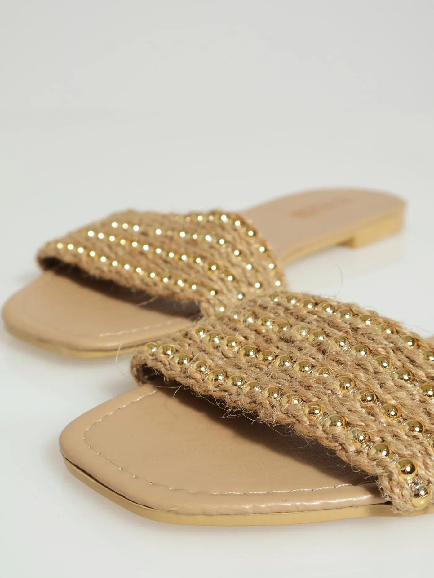 Flat One Strap Raffia Mule Sandal With Studs - Sand