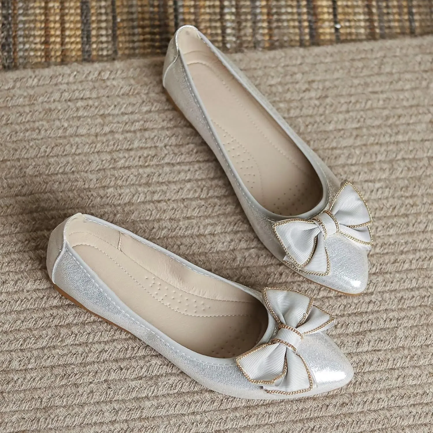 INEELUYI Women's Slip on Foldable Ballet Flats Bow Pointy Toe Comfortable Walking Flat Shoes