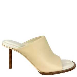 Jacquemus Les Mules Carrés Ronds Mules in Cream
