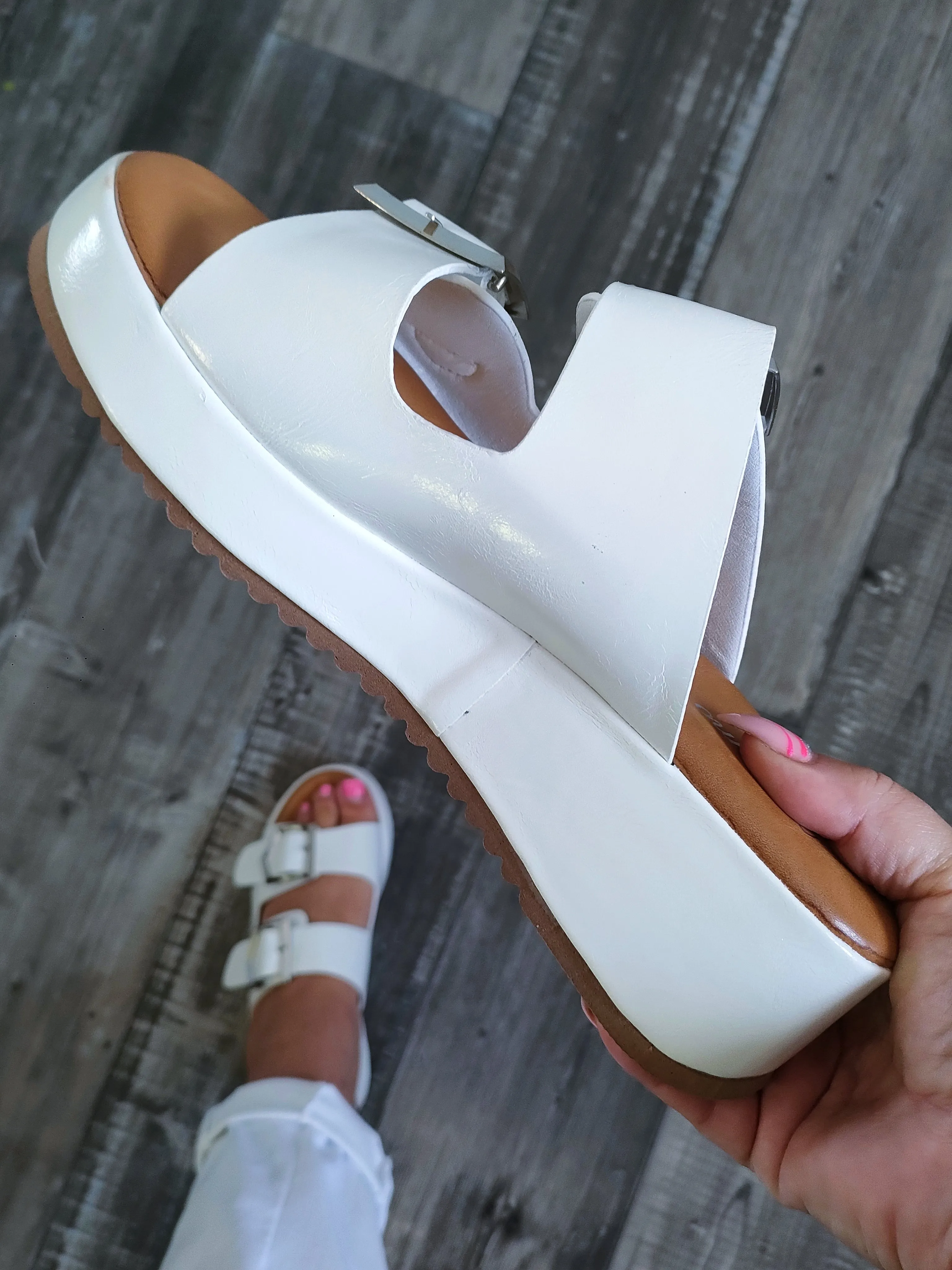 Lizzie Double Strap Buckle Sliders
