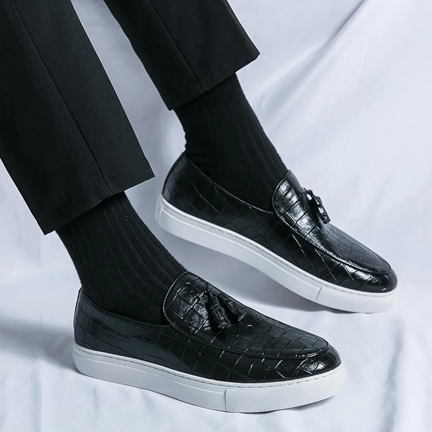 Men's Pattern Leather Platform Slip On Tassel Loafers Comfortable Round Toe Low Top Non-Slip Casual Dress Shoes Flat Penny Loafer for Dating Business Party
