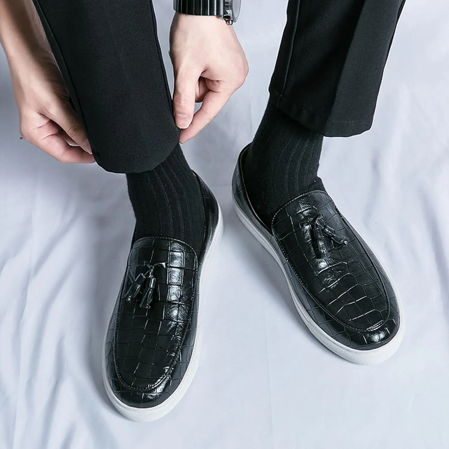 Men's Pattern Leather Platform Slip On Tassel Loafers Comfortable Round Toe Low Top Non-Slip Casual Dress Shoes Flat Penny Loafer for Dating Business Party
