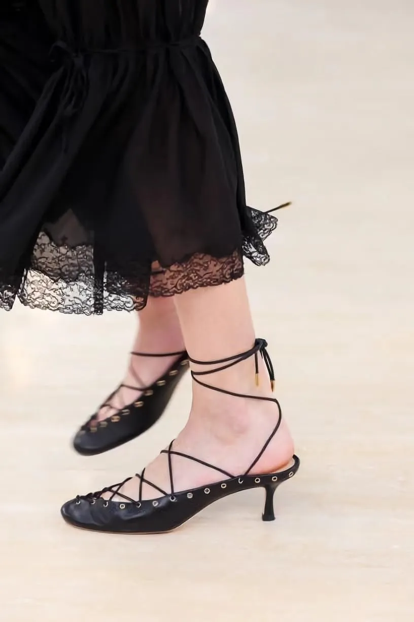 MissHeel Women Lace Up Pumps Kitten Heel Closed Toe Coeset Heels
