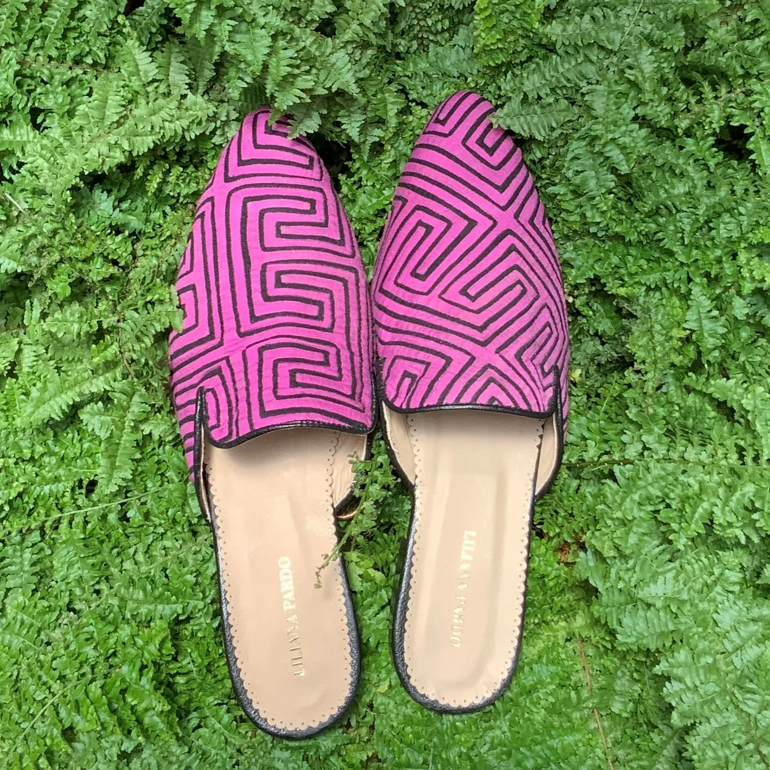 Mola Mules | Black & Light Purple