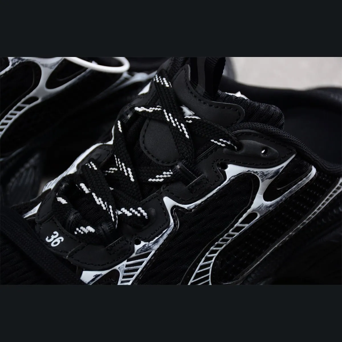 MULE x Worth the price BLACK WHITE BALENCIAGA Flash offer 3XL