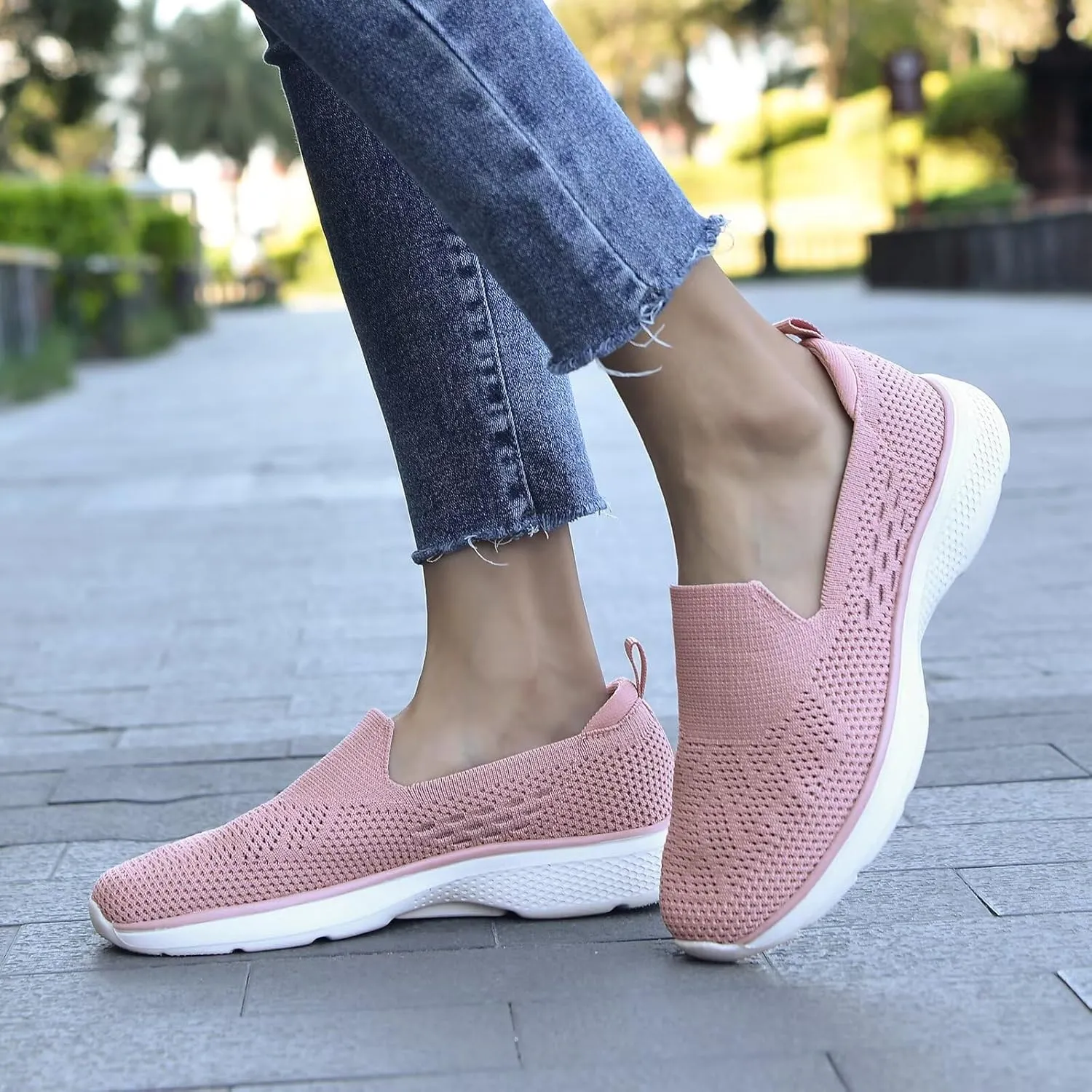 poemlady Walking Shoes Women Slip On Sneakers Knit Lightweight Comfortable Breathable Nurse Shoes for Work Travel