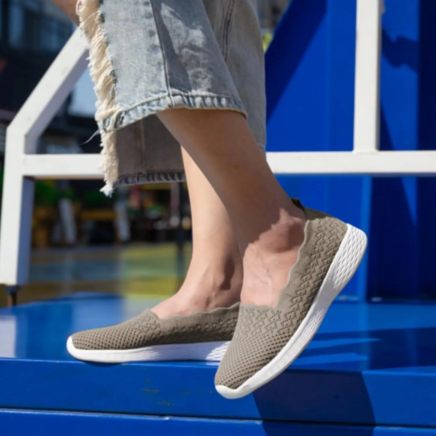 Puxowe Women's Slip on Walking Loafer Shoes-Lightweight Flat Shoes for Women Low-Top Round Toe Knit Memory Foam Sneaker