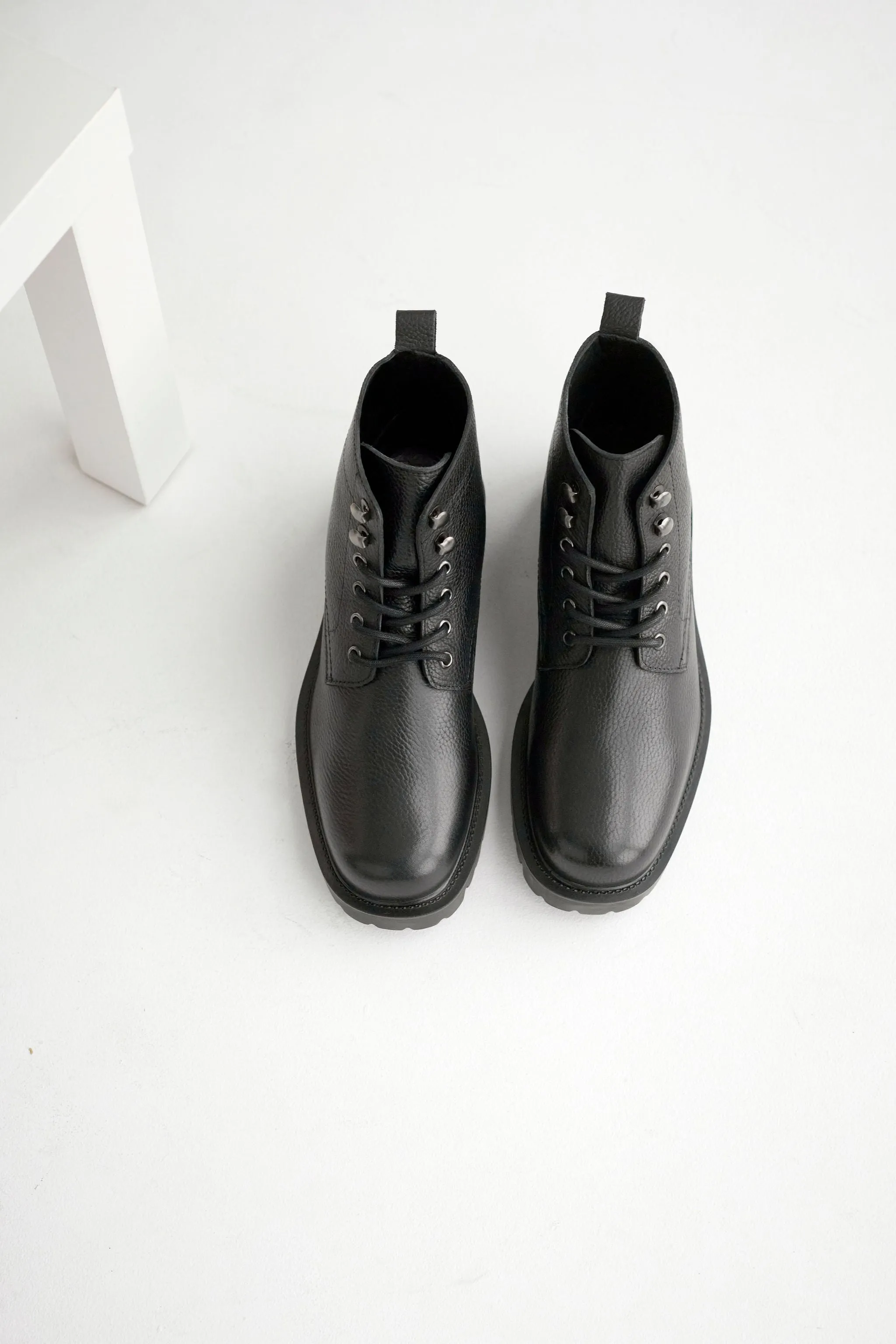 Robert Lace-up Boot // Black