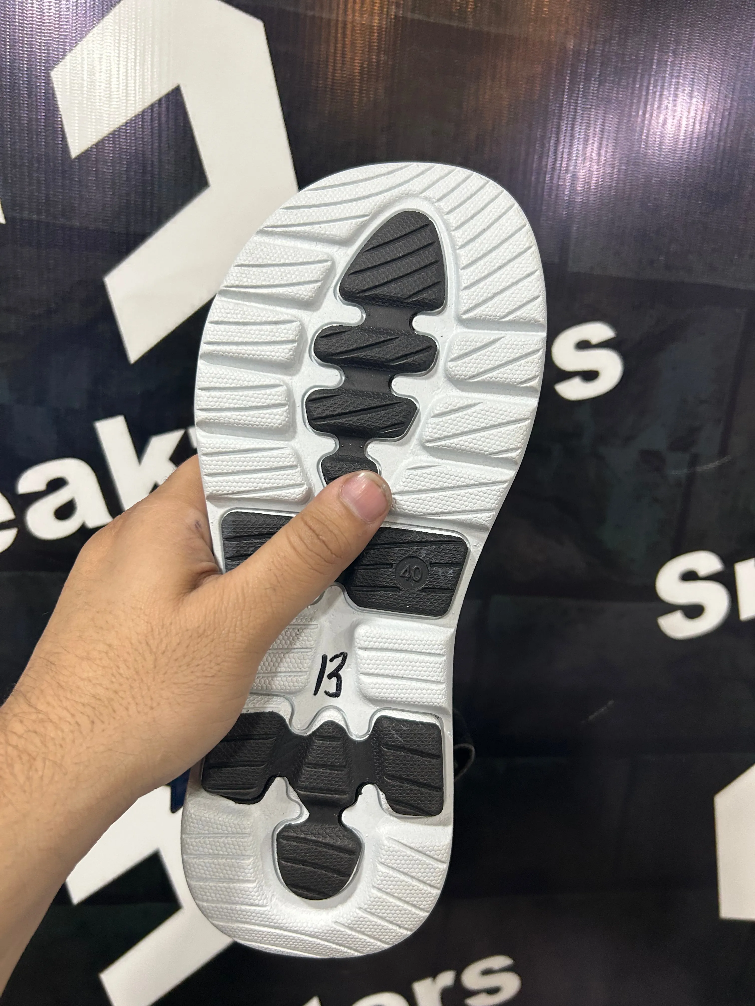 SK - Sandal - D7 - Black White