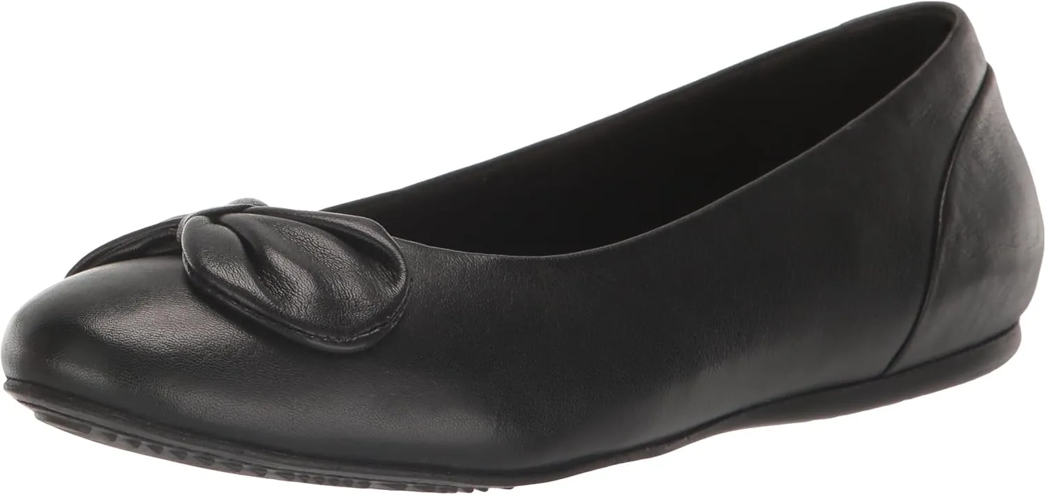 SoftWalk Women's Sofia Loafer Flat