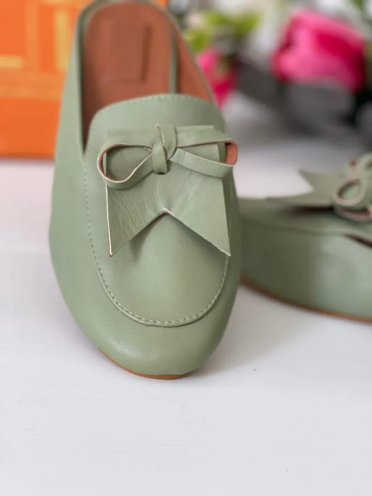 Stylish and Unique Pure Leather Mule Flat in Gray