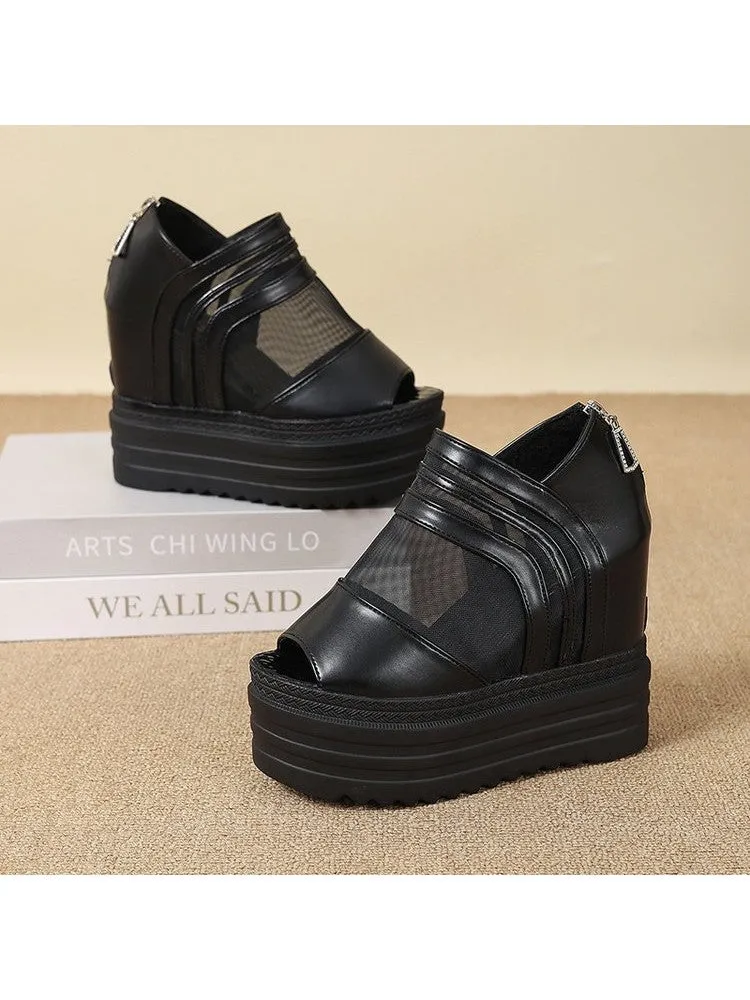 Stylish Summer Chic: Elegant Women's Sandals with Sleek Design