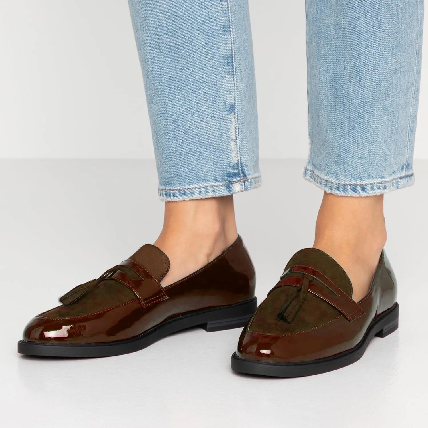 Women Low Chunky Heel Loafer Shoes Tassel Round Toe Slip On Dress Loafers Fringe 1" Block Low Heel Dress Loafers Patent Suede Penny Loafers Comfort Office Shoes Classic 4-11 M US