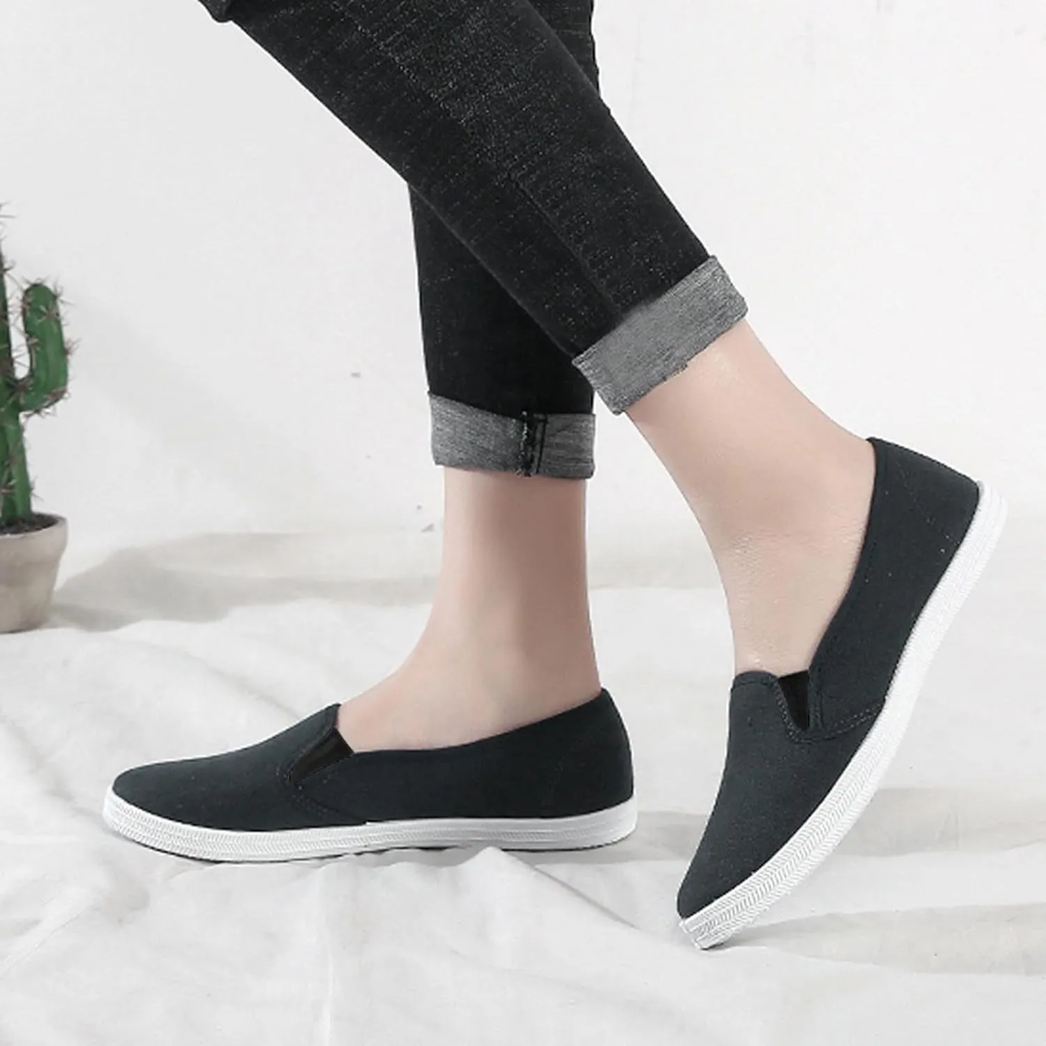 Women's Casual Shoes Summer Knit Slip On Walking Shoes Breathable L𝐨w Heel Dress Sneaker Wide Width Mesh Comfortable Sneakers