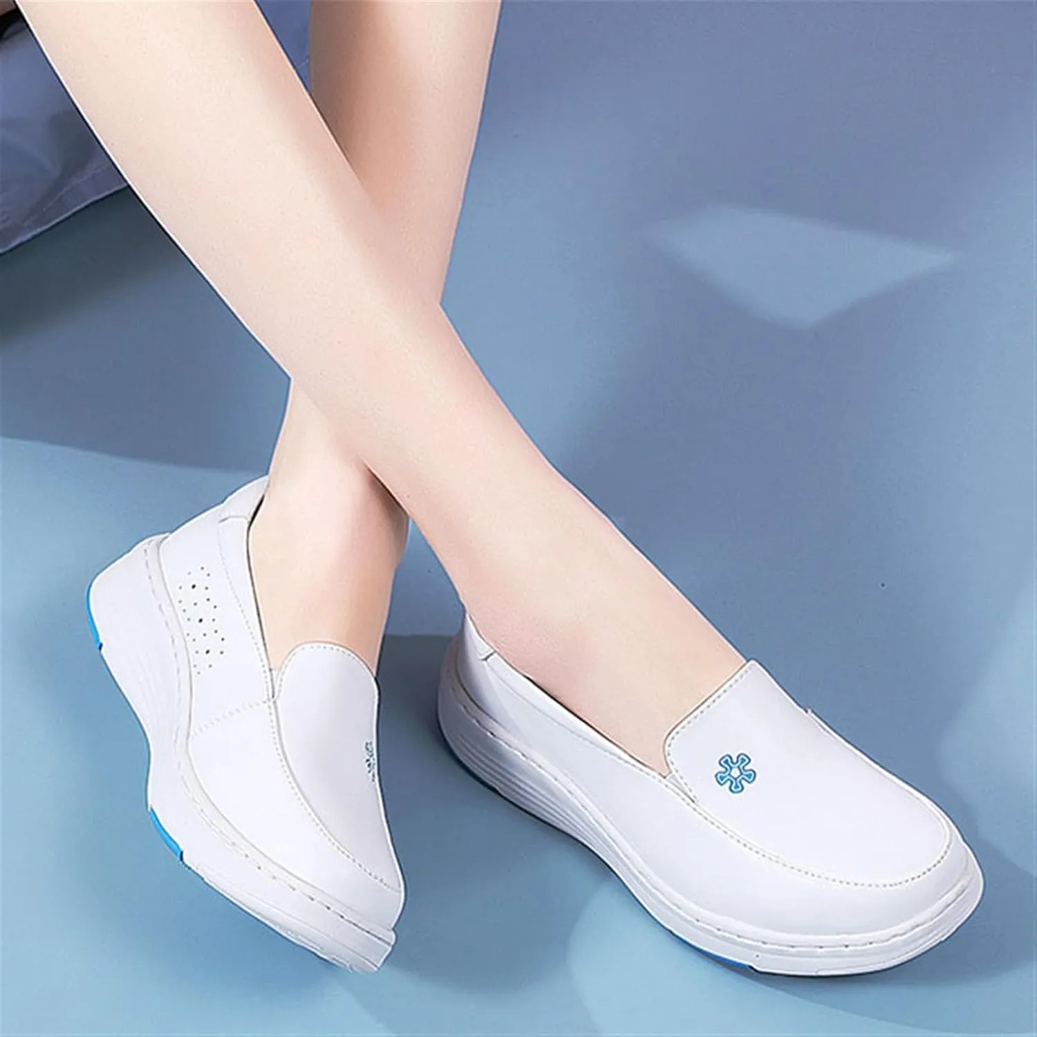 Womens Comfy Non-Slip White Nursing Shoes, Women Summer Breathable Slip-On Leather Nursing Work Shoes, Wedge Platform Orthopedic Nursing Shoes, for Medical Care