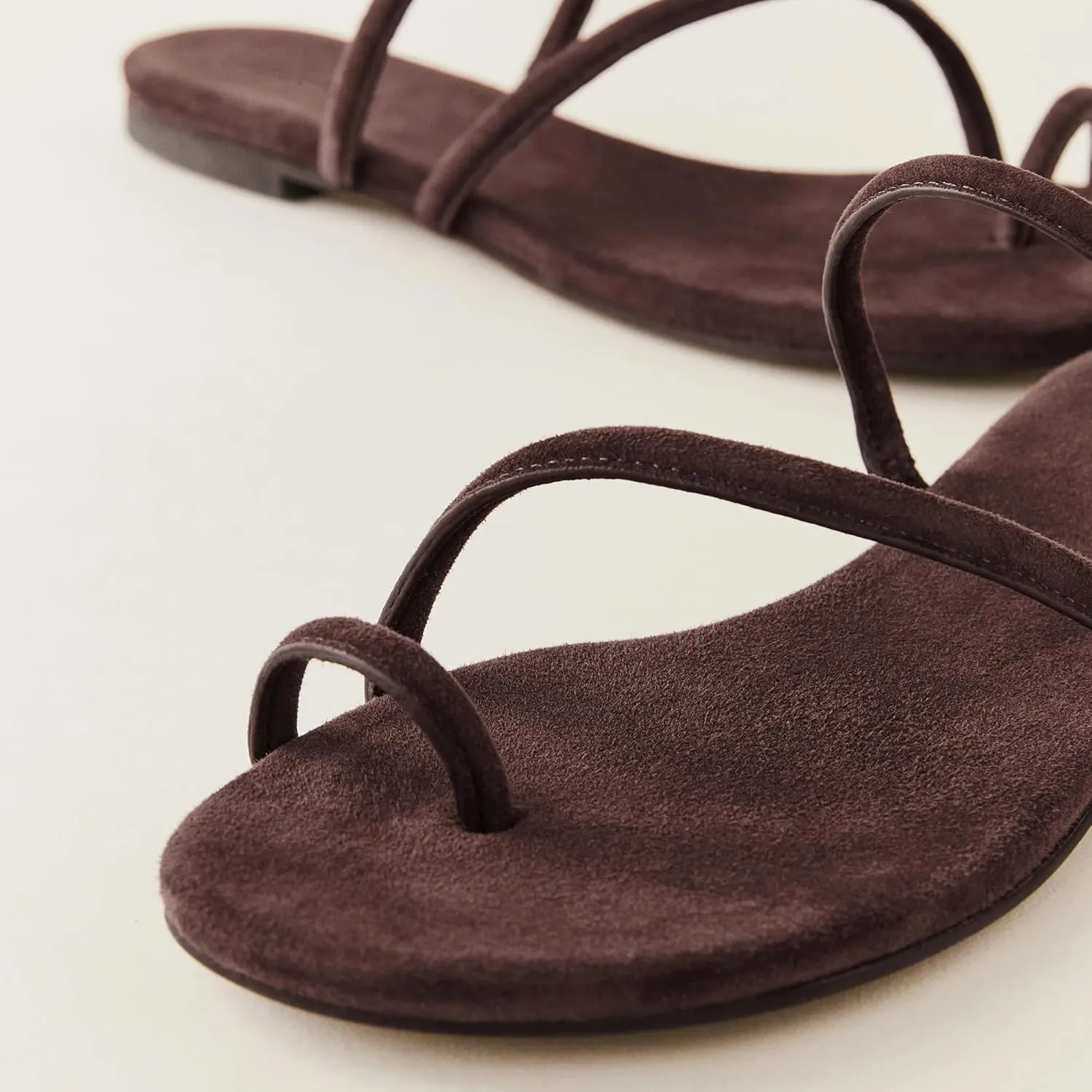 Women's Strappy Flat Sandals Slip On Slides Toe Ring Slippers with Cross Strap Comfortable Open Toe Summer Flats Shoes