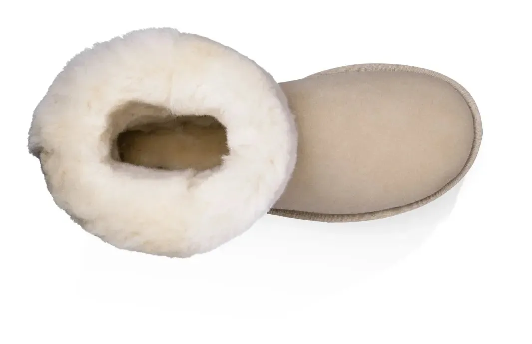 Women’s UGG Classic Short II – Timeless Comfort & Style