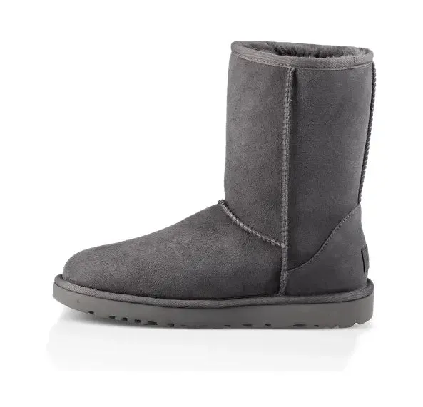 Women’s UGG Classic Short II – Timeless Comfort & Style