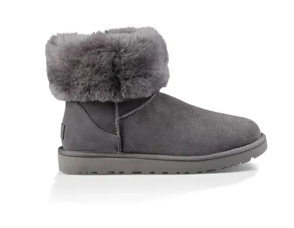 Women’s UGG Classic Short II – Timeless Comfort & Style
