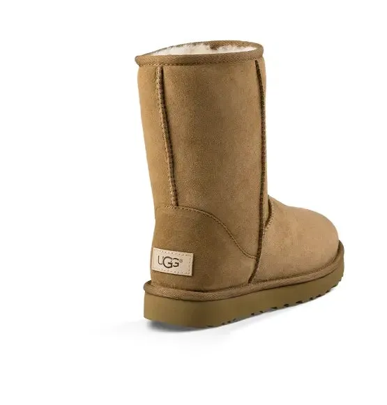 Women’s UGG Classic Short II – Timeless Comfort & Style
