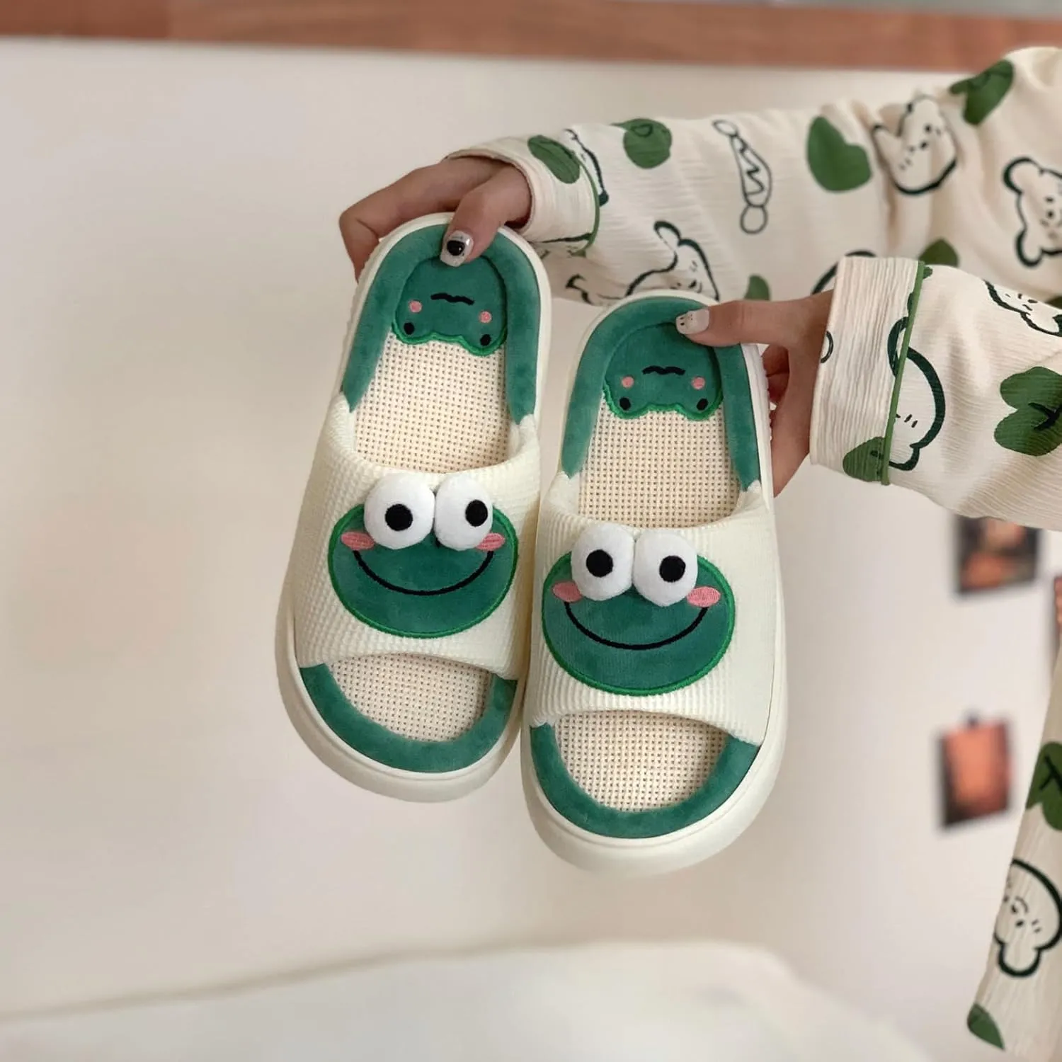 XIXITIAO Cow Slippers for Women/Men Indoor, Cute Cartoon Animal House Shoes, Comfortable Cotton Linen Bedroom Kawaii Cloud Slides