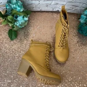ZiGi Soho Light Brown Kourtlan Lace-Up Booties 7M